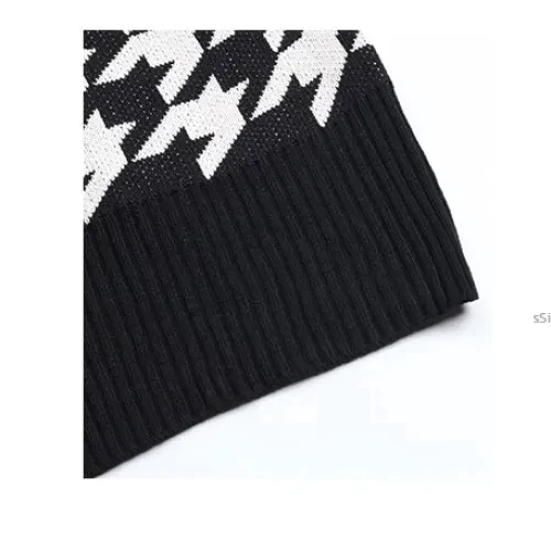 Bridgett Checkered Knit Vest - St Vesti | Blazers & Cardigans